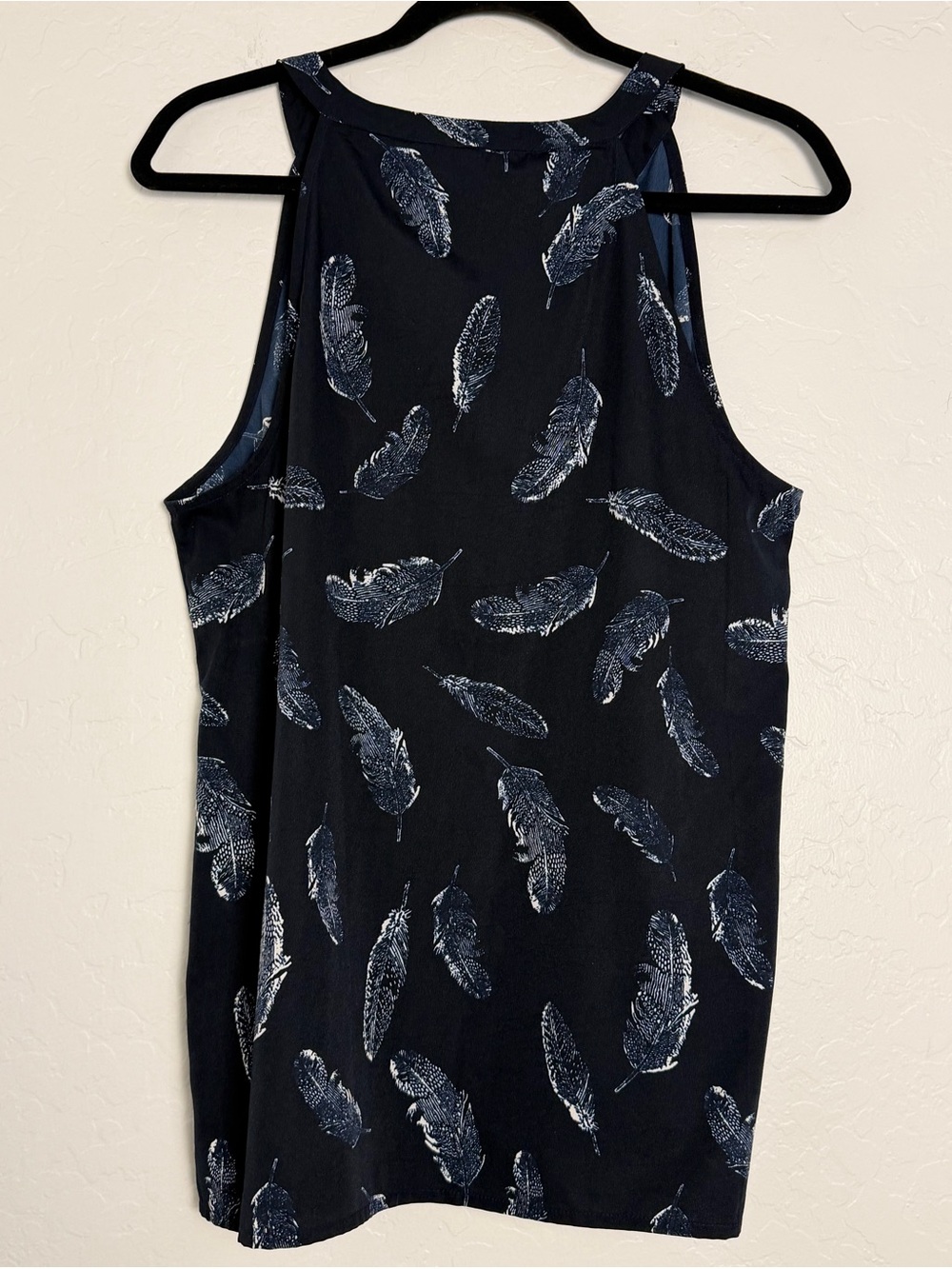 Banana Republic Women's Large Halter Top Navy Feather Print Sleeveless V-Neck - Picture 2 of 9